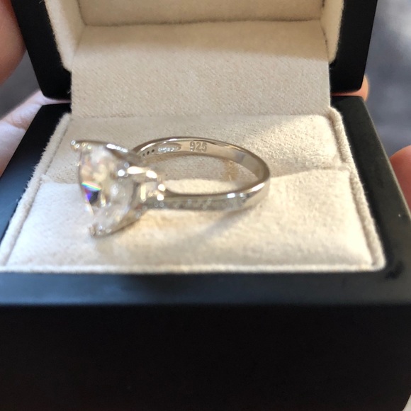 Sweet Heart in 925 Sterling Silver Ring - Picture 3 of 8